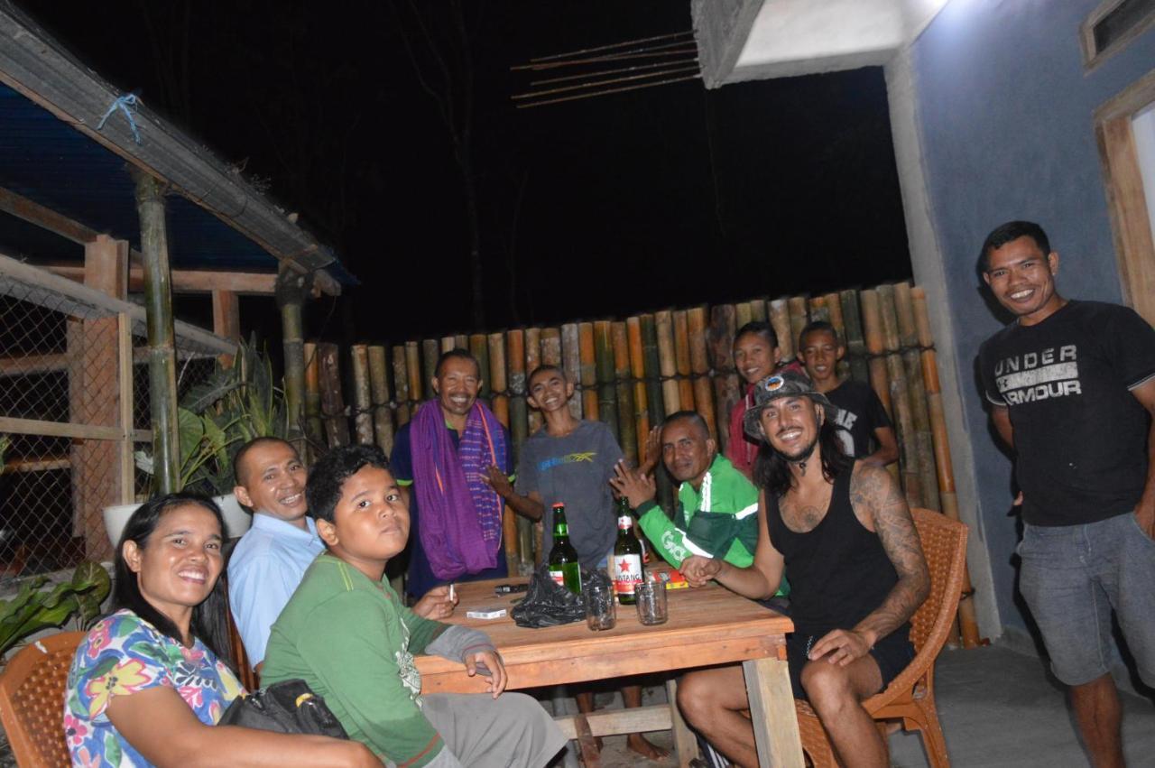 Labuan Bajo Mahoni Guesthouse Eksteriør billede