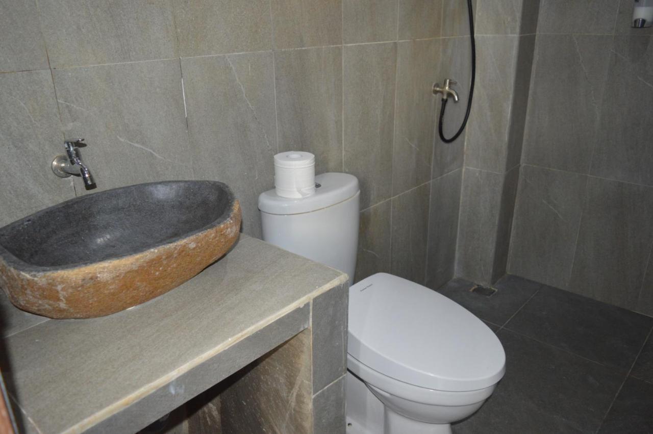Labuan Bajo Mahoni Guesthouse Eksteriør billede