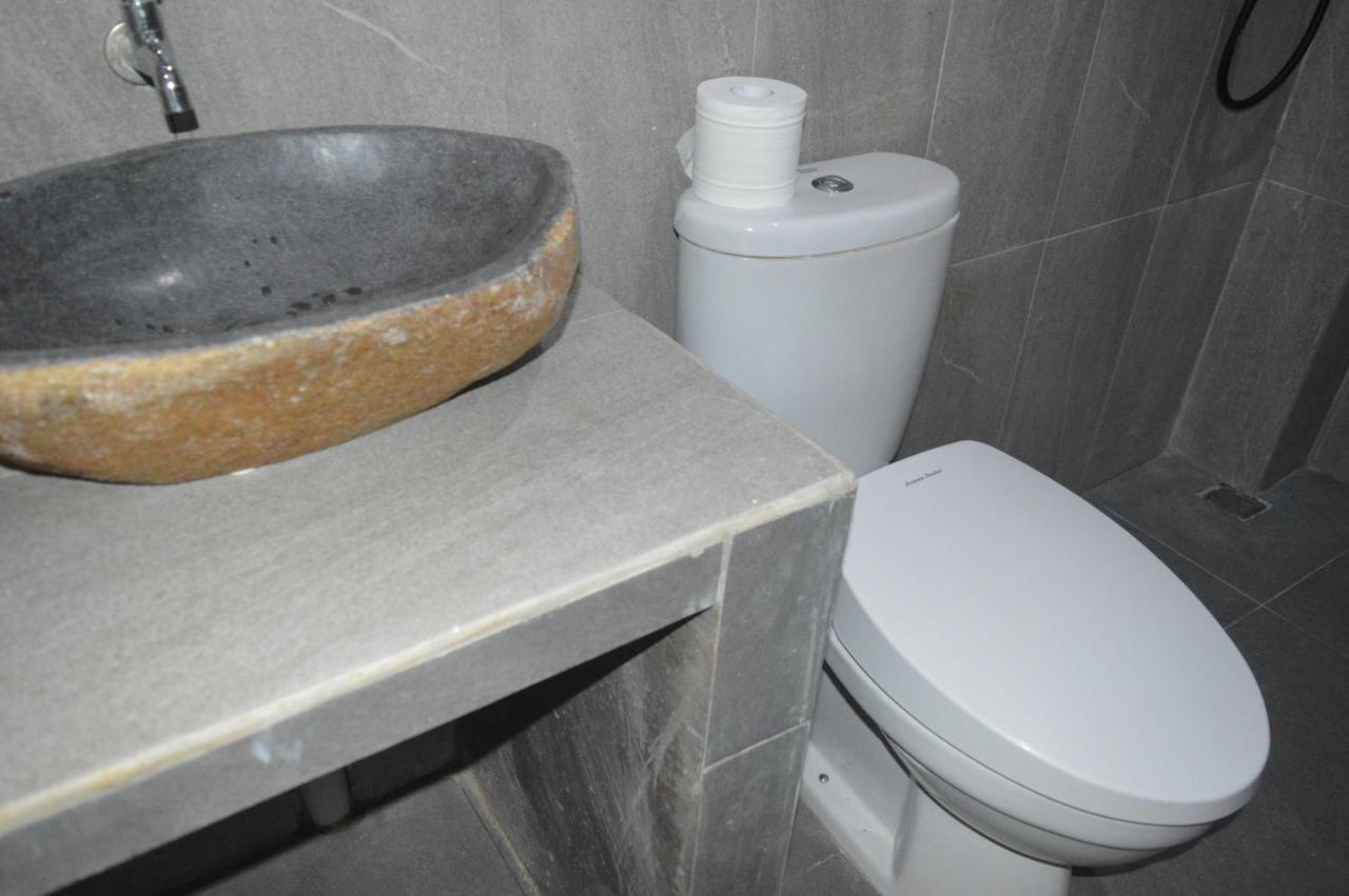 Labuan Bajo Mahoni Guesthouse Eksteriør billede