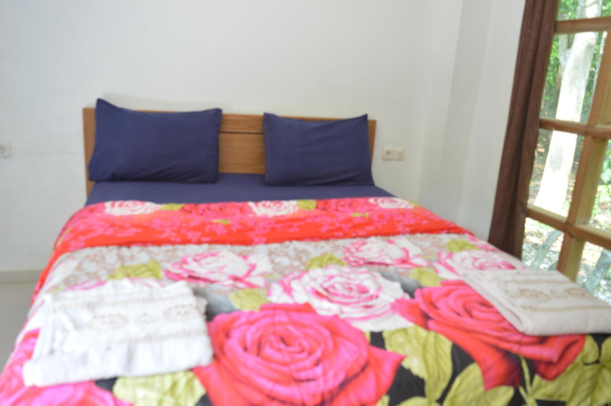 Labuan Bajo Mahoni Guesthouse Eksteriør billede