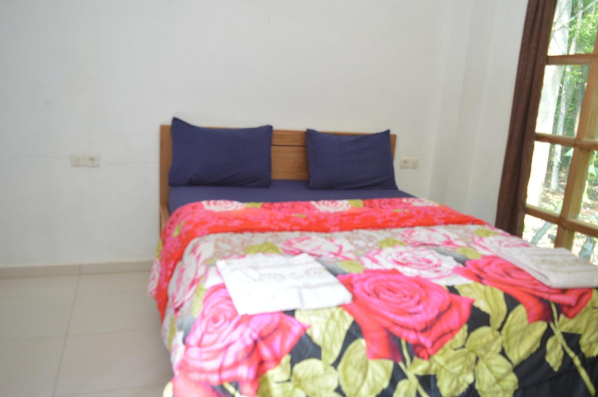 Labuan Bajo Mahoni Guesthouse Eksteriør billede